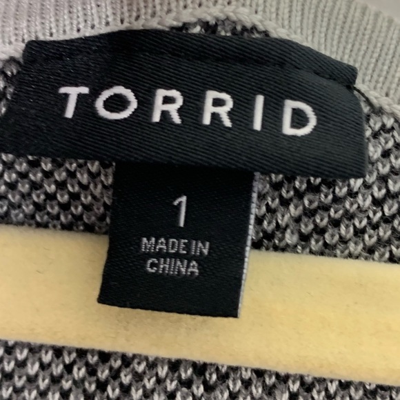 NWOT Torrid Size 1 14/16 Gray Snake Print Sleeveless Sweater Dress - Picture 4 of 5